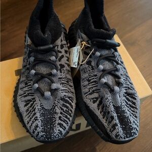 Yeezy 350 v2 CMPCT Slate Onyx